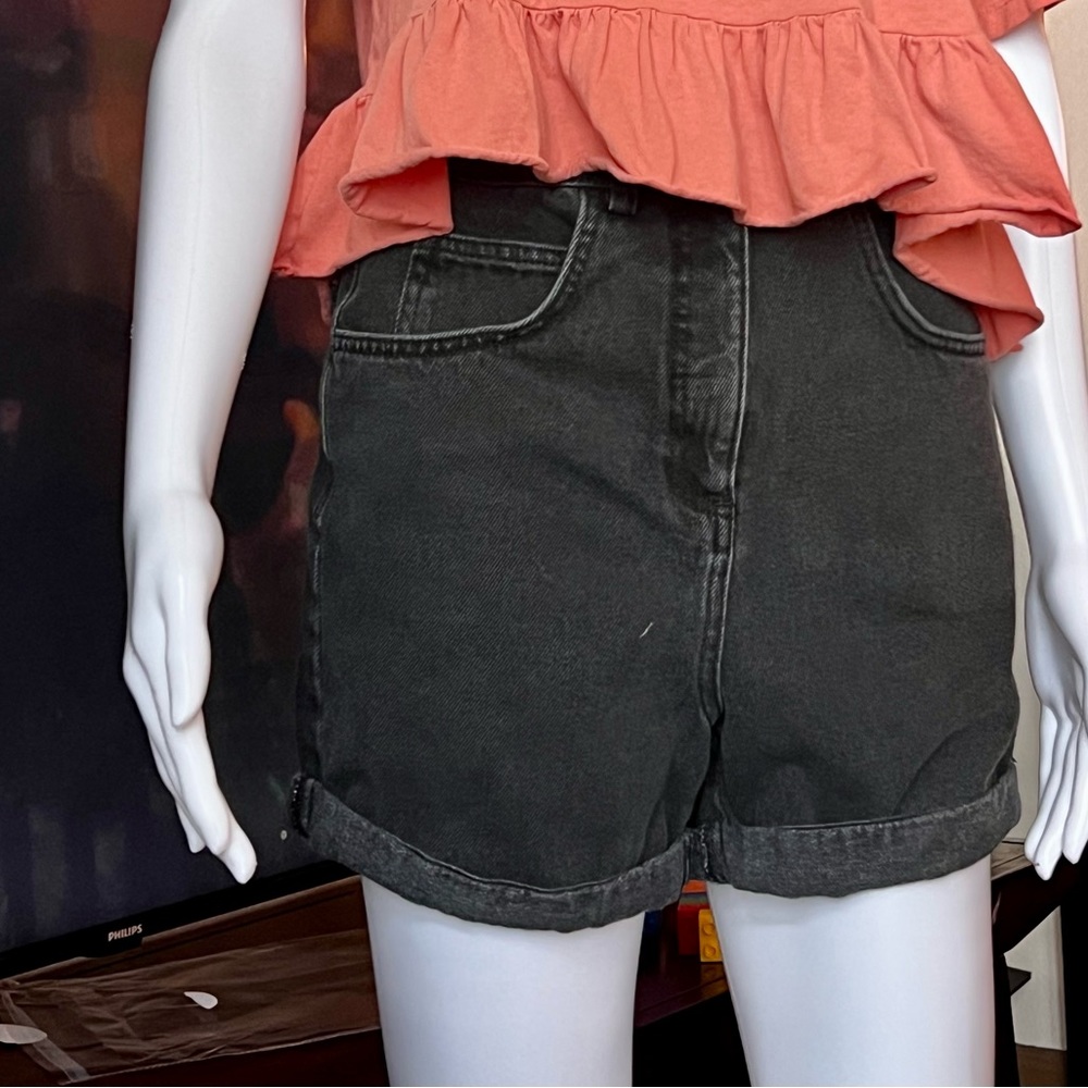Reclaimed Vintage ASOS Relaxed Vintage Fit Black shorts size S